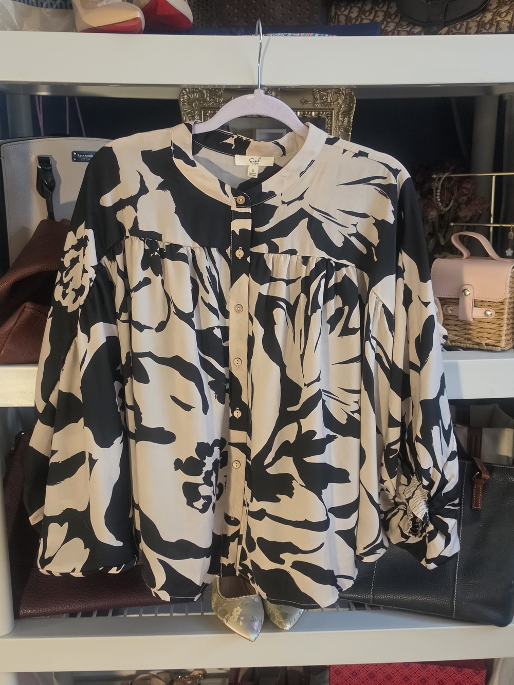 easel Black and Cream Floral Button-Front Blouse